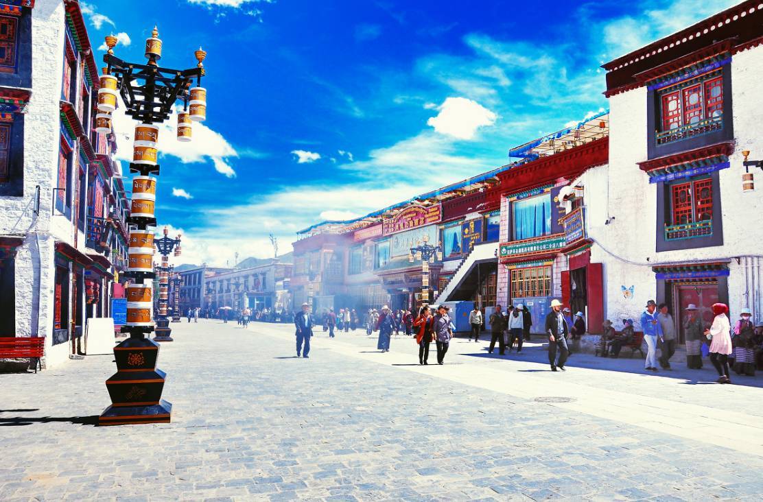 中國(guó)第一批佛系旅行地 轉(zhuǎn)山轉(zhuǎn)水轉(zhuǎn)佛塔，只為途中與你相見(jiàn)